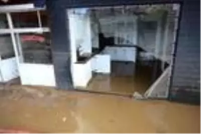 Rize'de selin hasarı, gün ağarınca ortaya çıktı Rize'de selin hasarı, gün ağarınca ortaya çıktı