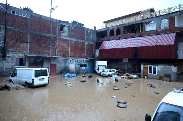 Rize'deki sel felaketinin büyüklüğü, gün ağarınca ortaya çıktı Rize'deki sel felaketinin büyüklüğü, gün ağarınca ortaya çıktı