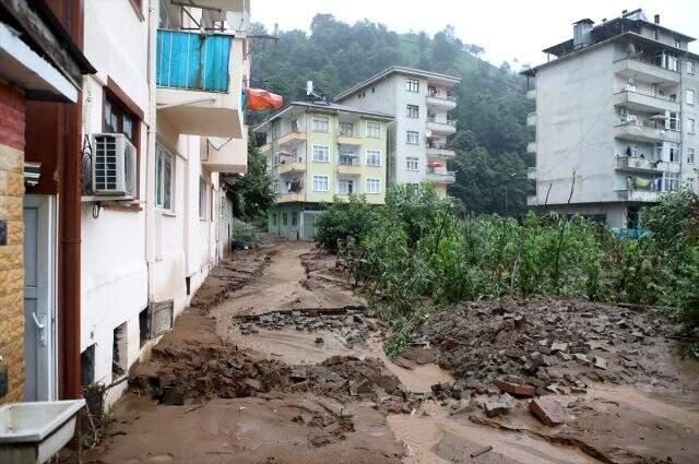 Rize'deki sel felaketinin büyüklüğü, gün ağarınca ortaya çıktı Rize'deki sel felaketinin büyüklüğü, gün ağarınca ortaya çıktı