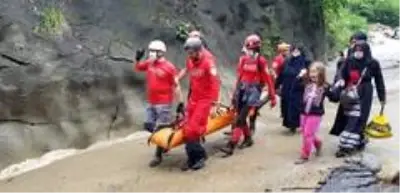 Son Dakika | Rize'deki selde mahsur kalan 100 kişi tahliye edildi Son Dakika | Rize'deki selde mahsur kalan 100 kişi tahliye edildi