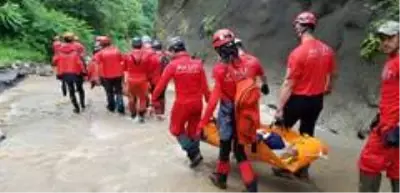 Son Dakika | Rize'deki selde mahsur kalan 100 kişi tahliye edildi Son Dakika | Rize'deki selde mahsur kalan 100 kişi tahliye edildi
