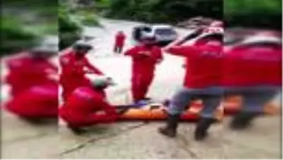 RİZE SELDE MAHSUR KALANLAR KURTARILDI RİZE SELDE MAHSUR KALANLAR KURTARILDI