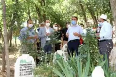 Şemdinli'de şehit ailelerine ziyaret Şemdinli'de şehit ailelerine ziyaret