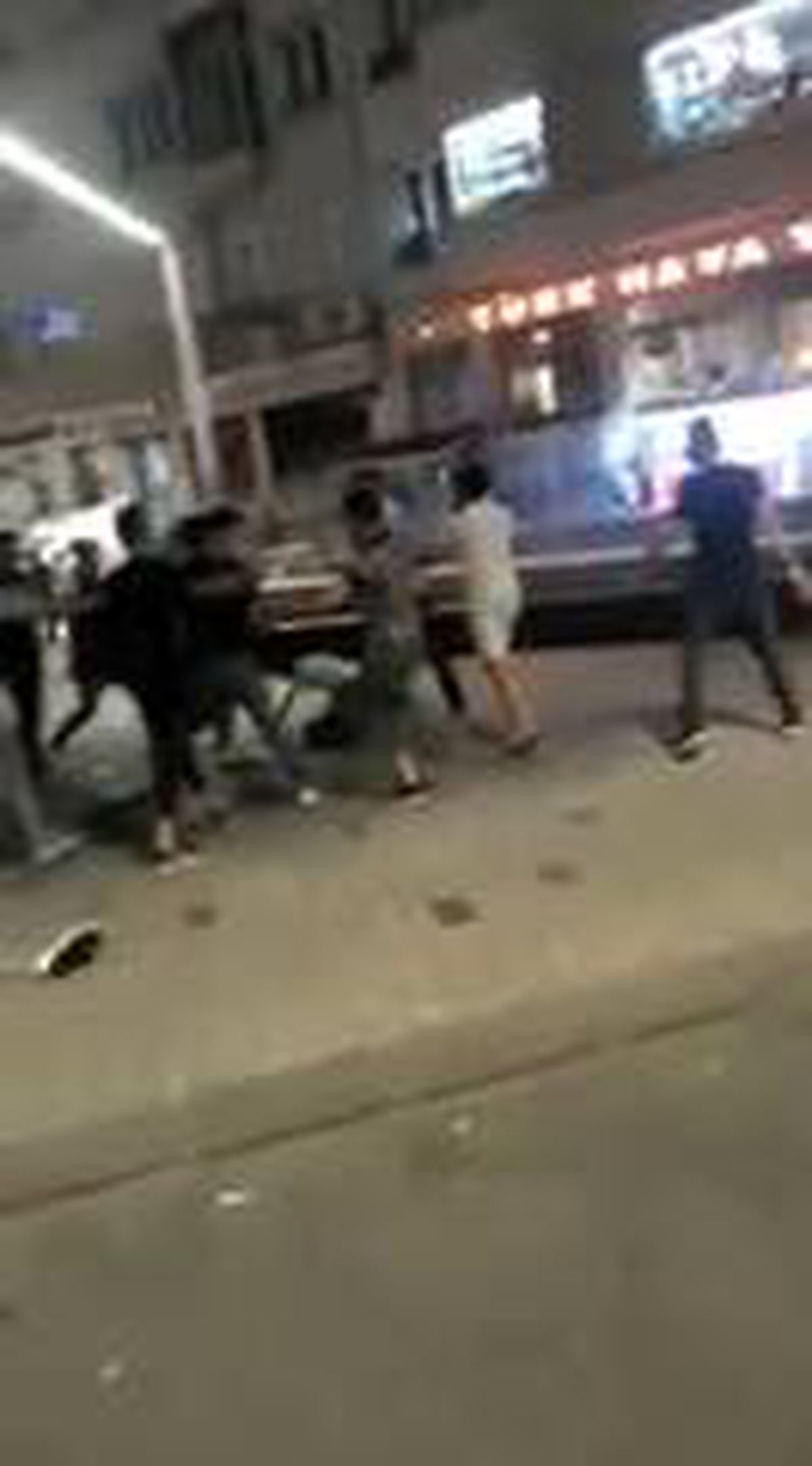 Taksim'de 'Dövüş Kulübü' filmini aratmayan meydan kavgası kamerada