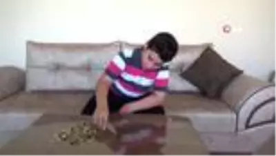 10 yaşındaki çocuk, tablet almak için biriktirdiği parayı Mehmetçik Vakfı'na bağışladı 10 yaşındaki çocuk, tablet almak için biriktirdiği parayı Mehmetçik Vakfı'na bağışladı