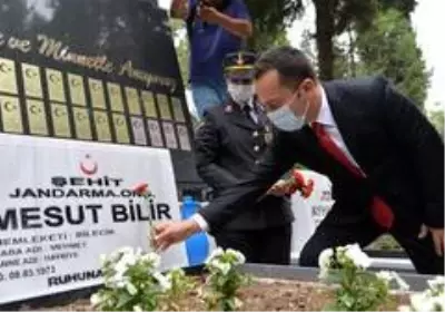 15 Temmuz Demokrasi ve Milli Birlik Günü etkinlikleri şehitlik ziyaretiyle başladı 15 Temmuz Demokrasi ve Milli Birlik Günü etkinlikleri şehitlik ziyaretiyle başladı