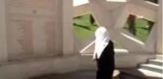 İslamiyet: 15 Temmuz Gazisi Safiye Bayat 4 yıl sonra aynı yerde o karanlık geceyi anlattı İslamiyet: 15 Temmuz Gazisi Safiye Bayat 4 yıl sonra aynı yerde o karanlık geceyi anlattı