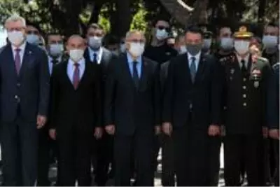 Son dakika haberleri: 15 Temmuz şehitleri, İzmir'deki şehitlikte anıldı Son dakika haberleri: 15 Temmuz şehitleri, İzmir'deki şehitlikte anıldı