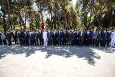 Son dakika haberleri: 15 Temmuz şehitleri, İzmir'deki şehitlikte anıldı Son dakika haberleri: 15 Temmuz şehitleri, İzmir'deki şehitlikte anıldı