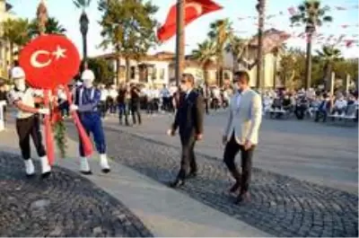 15 Temmuz şehitleri Kuşadası'nda da anıldı 15 Temmuz şehitleri Kuşadası'nda da anıldı