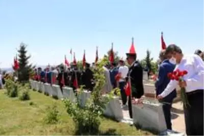 15 Temmuz şehitleri ziyaret edildi