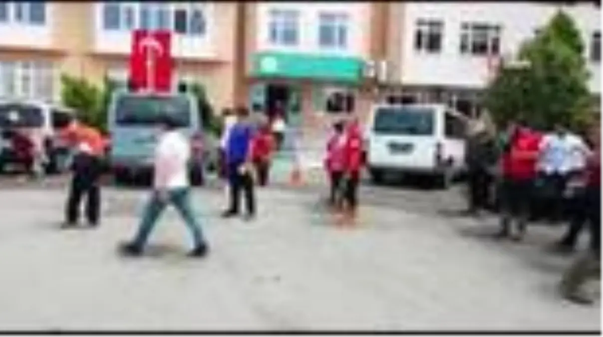 Ağaran Şelesi'nde mahsur kalan 3'ü bebek 49 kişi kurtarıldı