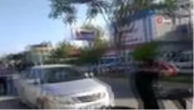 Antalya'da bıçaklı, sopalı kavga: 1 ölü, 6 yaralı Antalya'da bıçaklı, sopalı kavga: 1 ölü, 6 yaralı