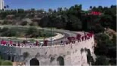 ANTALYA Denizde saygı geçişi