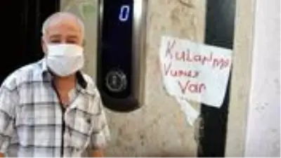 Apartman görevlisi çöpleri karıştırırken koronavirüse yakalandı, dışarı çıkmaya devam etti