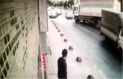 Bağcılar'da dehşet anları güvenlik kamerasında Bağcılar'da dehşet anları güvenlik kamerasında