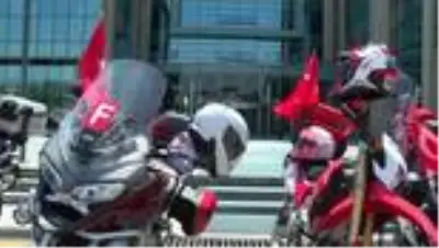 Bakan Kasapoğlu, motosikletçileri Gençlik ve Spor Bakanlığı'nda karşıladı Bakan Kasapoğlu, motosikletçileri Gençlik ve Spor Bakanlığı'nda karşıladı