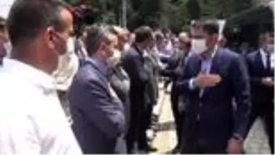 Bakan Kurum, selde hayatını kaybeden Havva Tüysüz'ün cenaze törenine katıldı - RİZE Bakan Kurum, selde hayatını kaybeden Havva Tüysüz'ün cenaze törenine katıldı - RİZE