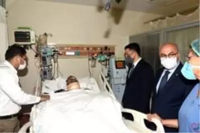Bakan Pakdemirli, kazada yaralanan orman personellini ziyaret etti