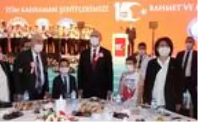 Bakan Soylu, 15 Temmuz şehitlerinin adlarını okurken gözyaşlarına hakim olamadı Bakan Soylu, 15 Temmuz şehitlerinin adlarını okurken gözyaşlarına hakim olamadı