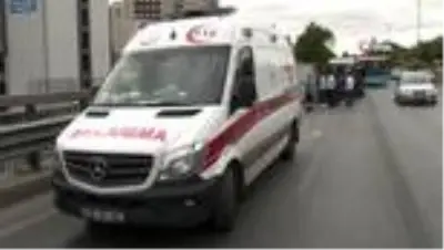 Bayrampaşa'da zincirleme kazada kamyonet devrildi : 2 hafif yaralı Bayrampaşa'da zincirleme kazada kamyonet devrildi : 2 hafif yaralı