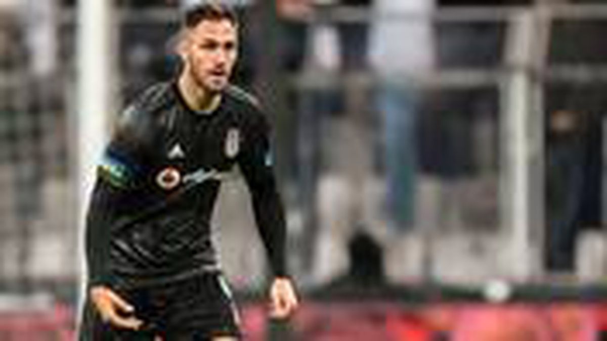 Beşiktaş, sözleşmesini fesheden Victor Ruiz için mahkemeye başvuracak