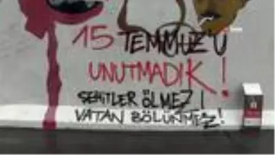 Son dakika haber... - Grafiti Sanatçısından Berlin Duvarına 15 Temmuz imzası