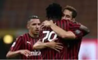 Son dakika haberi! Hakan Çalhanoğlu 3 gole de katkı yaptı, Milan kazandı Son dakika haberi! Hakan Çalhanoğlu 3 gole de katkı yaptı, Milan kazandı