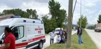 Skoda: Karşıdan karşıya geçmeye çalışan dede ve toruna otomobil çarptı: 1'i ağır 3 yaralı Skoda: Karşıdan karşıya geçmeye çalışan dede ve toruna otomobil çarptı: 1'i ağır 3 yaralı