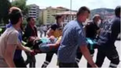 Kastamonu'da bir inşaatın çatısı çöktü (2)