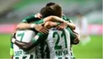 Konyaspor'u orta saha oyuncuları sırtlıyor Konyaspor'u orta saha oyuncuları sırtlıyor