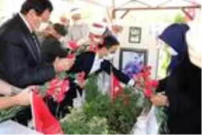 Midyat'ta, 15 Temmuz şehitleri için 3 dilde mevlit okutuldu Midyat'ta, 15 Temmuz şehitleri için 3 dilde mevlit okutuldu
