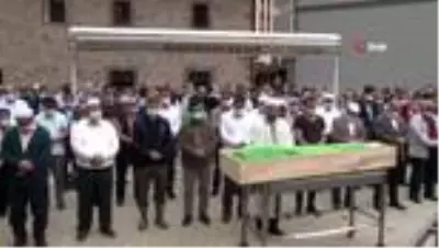 Son dakika haberleri | Rize'de ki selde hayatını kaybeden Ali Uzun son yolculuğuna uğurlandı Son dakika haberleri | Rize'de ki selde hayatını kaybeden Ali Uzun son yolculuğuna uğurlandı