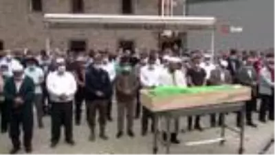Son dakika haberleri | Rize'de ki selde hayatını kaybeden Ali Uzun son yolculuğuna uğurlandı Son dakika haberleri | Rize'de ki selde hayatını kaybeden Ali Uzun son yolculuğuna uğurlandı