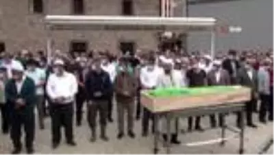 Son dakika haberleri | Rize'de ki selde hayatını kaybeden Ali Uzun son yolculuğuna uğurlandı Son dakika haberleri | Rize'de ki selde hayatını kaybeden Ali Uzun son yolculuğuna uğurlandı