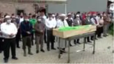 RİZE'DE SEL GİTTİ, HASARI KALDI; HAYATINI KAYBEDEN VATANDAİ TOPRAĞA VERİLDİ RİZE'DE SEL GİTTİ, HASARI KALDI; HAYATINI KAYBEDEN VATANDAİ TOPRAĞA VERİLDİ