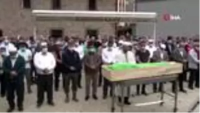 Rize'de selde hayatını kaybeden Ali Uzun son yolculuğuna uğurlandı Rize'de selde hayatını kaybeden Ali Uzun son yolculuğuna uğurlandı