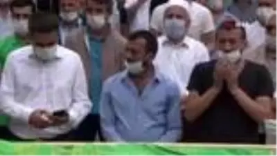 Rize'de selde hayatını kaybeden Ali Uzun son yolculuğuna uğurlandı Rize'de selde hayatını kaybeden Ali Uzun son yolculuğuna uğurlandı