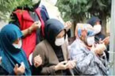 Sakarya'da, 15 Temmuz şehidi polis memuru mezarı başında anıldı Sakarya'da, 15 Temmuz şehidi polis memuru mezarı başında anıldı