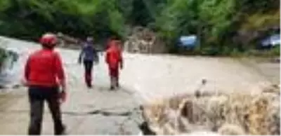 Selin vurduğu Rize'de hasar tespit çalışmaları sürüyor Selin vurduğu Rize'de hasar tespit çalışmaları sürüyor
