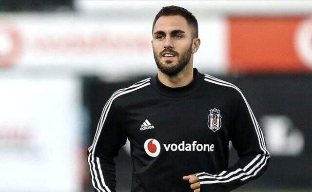 Son Dakika: Beşiktaş ile İspanyol stoper Victor Ruiz'in yolları ayrıldı Son Dakika: Beşiktaş ile İspanyol stoper Victor Ruiz'in yolları ayrıldı