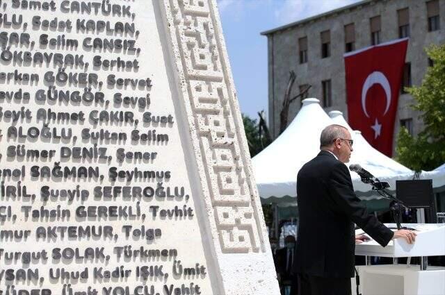 Son dakika: Cumhurbaşkanı Erdoğan: 15 Temmuz gecesi ben dahil seçilmiş tüm yöneticileri katledeceklerdi Son dakika: Cumhurbaşkanı Erdoğan: 15 Temmuz gecesi ben dahil seçilmiş tüm yöneticileri katledeceklerdi