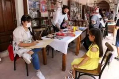 Tarihi külliyede çocuklarla renkli sanat günleri Tarihi külliyede çocuklarla renkli sanat günleri