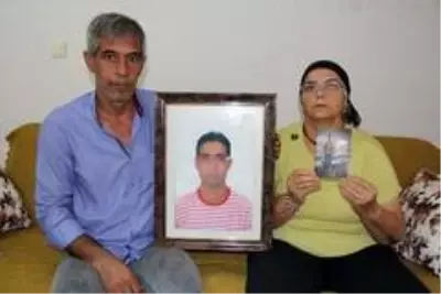 15 yıldır gözyaşı dinmeyen annenin feryadı: 'Oğlum yaşıyor, bulup bana getirsinler' 15 yıldır gözyaşı dinmeyen annenin feryadı: 'Oğlum yaşıyor, bulup bana getirsinler'