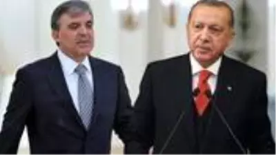 Aralarındaki buzlar eriyor mu? Abdullah Gül'den Cumhurbaşkanı Erdoğan'a Ayasofya tebriği Aralarındaki buzlar eriyor mu? Abdullah Gül'den Cumhurbaşkanı Erdoğan'a Ayasofya tebriği