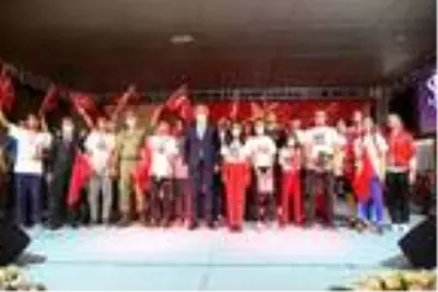 Bingöl'de, '15 Temmuz' nöbeti Bingöl'de, '15 Temmuz' nöbeti