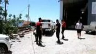 Bodrum'da bir iş yerinin önünde kafatası bulundu Bodrum'da bir iş yerinin önünde kafatası bulundu
