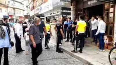 Çay ocaklarının bardaklar karışınca çarşı birbirine girdi Çay ocaklarının bardaklar karışınca çarşı birbirine girdi