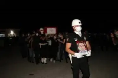 Düşen uçakta şehit olan polislere uğurlama töreni Düşen uçakta şehit olan polislere uğurlama töreni