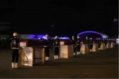 Düşen uçakta şehit olan polislere uğurlama töreni Düşen uçakta şehit olan polislere uğurlama töreni